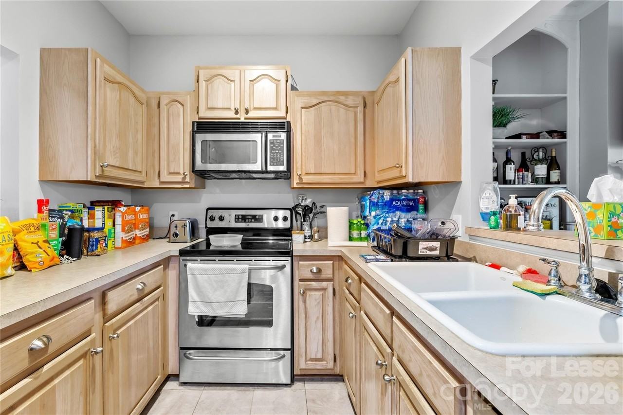 18821 Silver Quay Dr - Photo 4 of 30