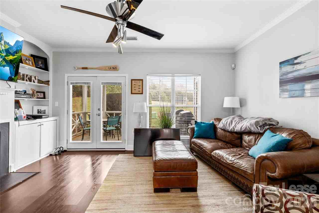 18821 Silver Quay Dr - Photo 5 of 30