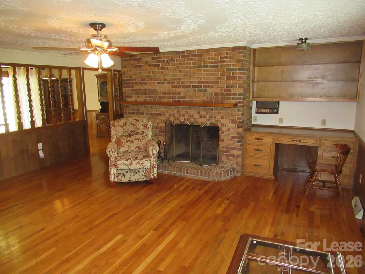 1357 Beal Rd - Photo 4 of 35