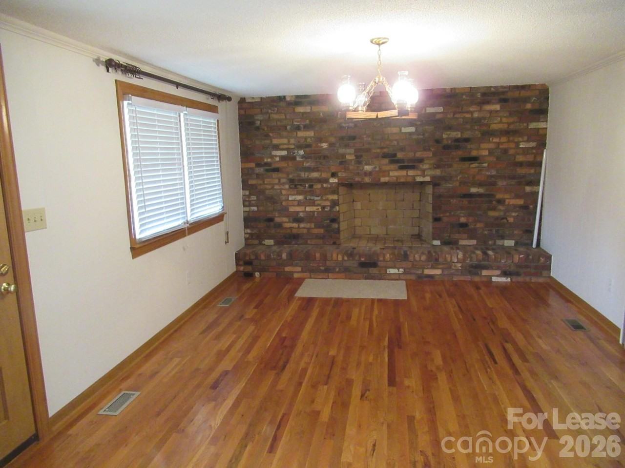 1357 Beal Rd - Photo 6 of 35