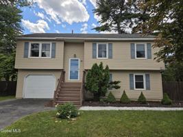 featured image of 18 Vanderbilt Ave