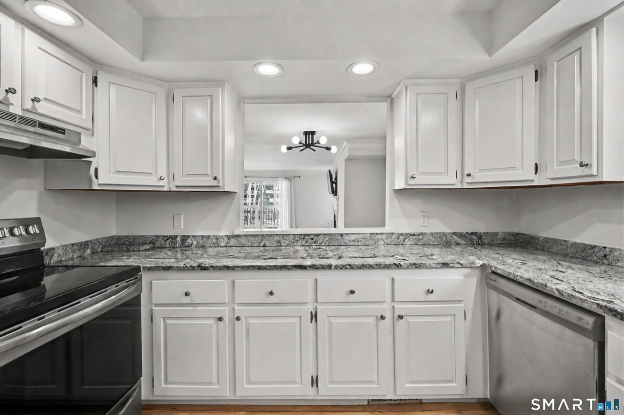 123 Harbor Dr #210 - Photo 3 of 29