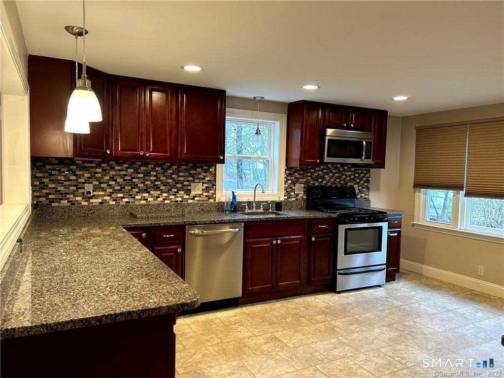 30 Fulton Dr - Photo 4 of 34