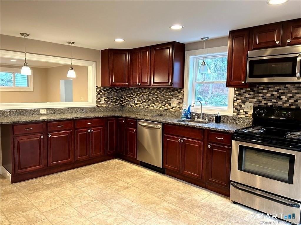 30 Fulton Dr - Photo 5 of 34