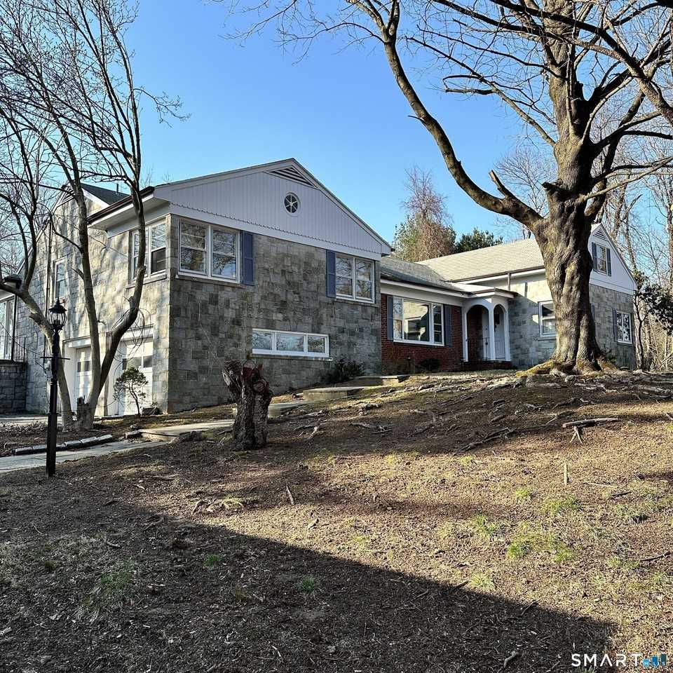 167 Kings Hwy - Photo 2 of 23