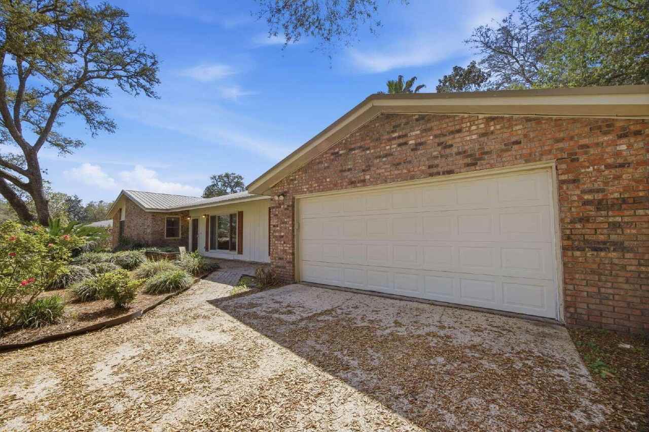 157 Country Club Rd - Photo 5 of 50