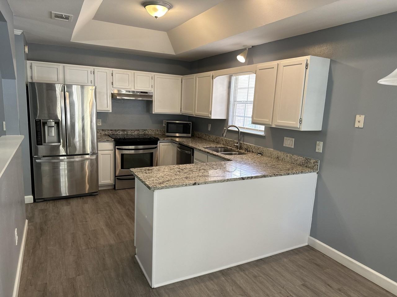 114 Wright Cir - Photo 4 of 17