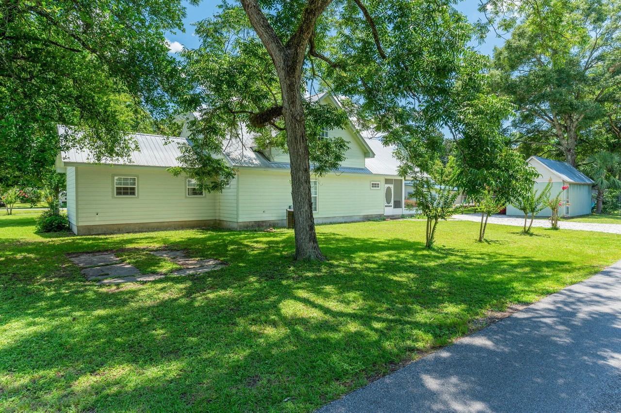 322 Crescent Dr - Photo 6 of 43