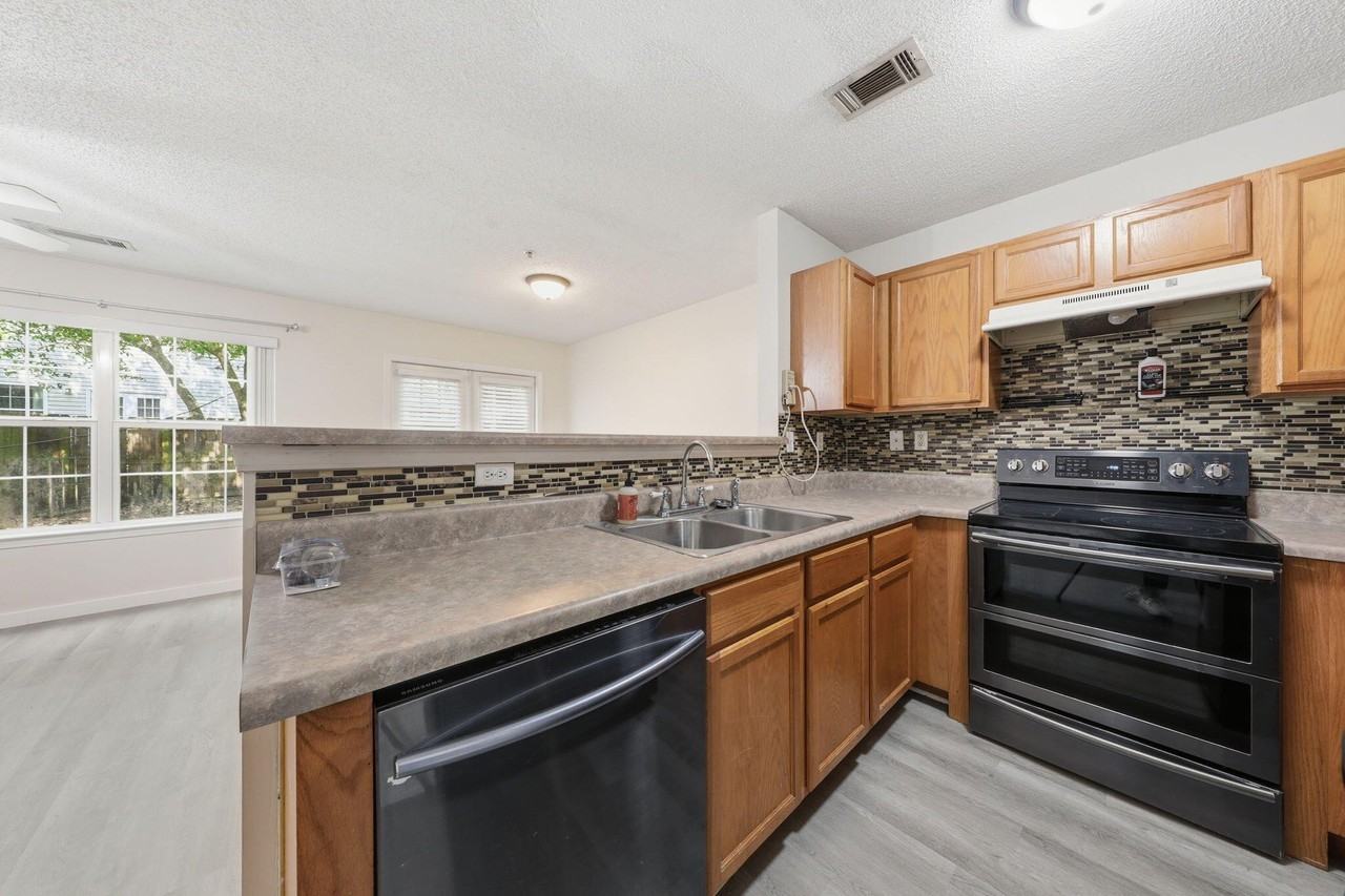 345 Crooked Pine Trl - Photo 7 of 39