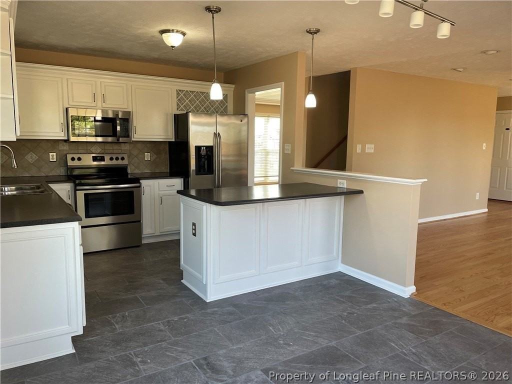 60 Scranton Ct - Photo 4 of 25