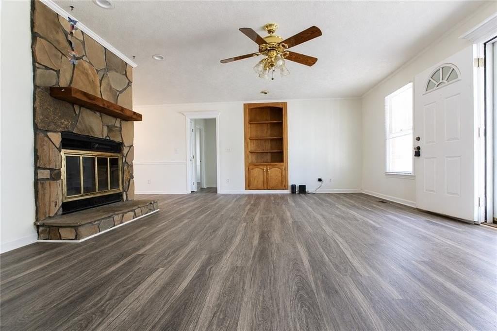 818 Springlake Rd - Photo 3 of 50