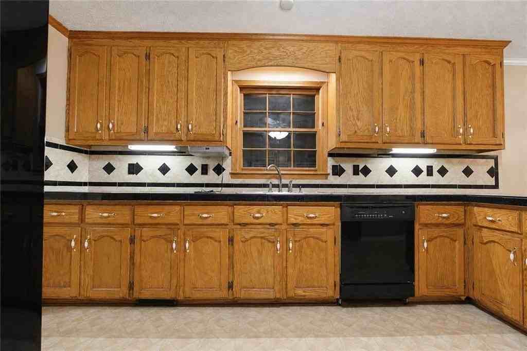 818 Springlake Rd - Photo 7 of 50