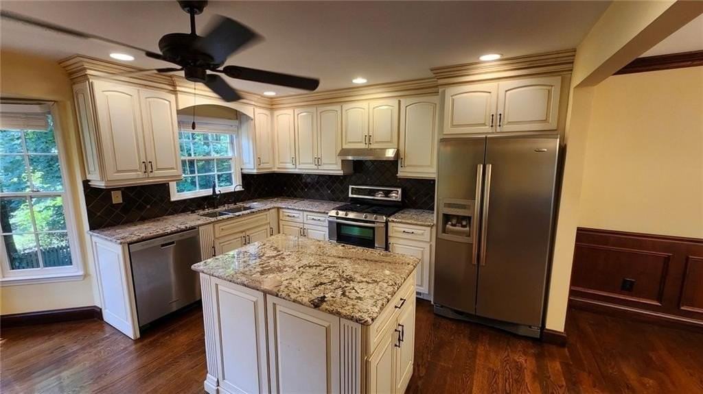 310 Milesford Ct - Photo 2 of 19