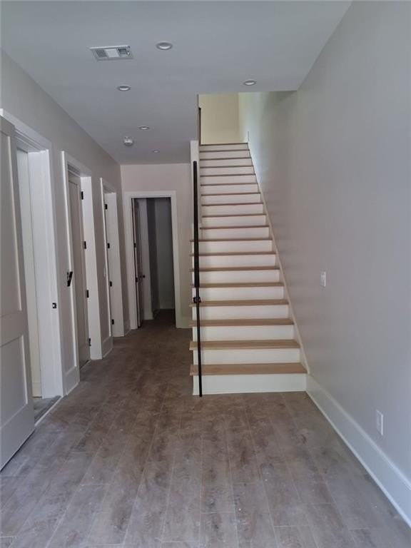 3525 Kingsboro Rd Ne - Photo 3 of 16
