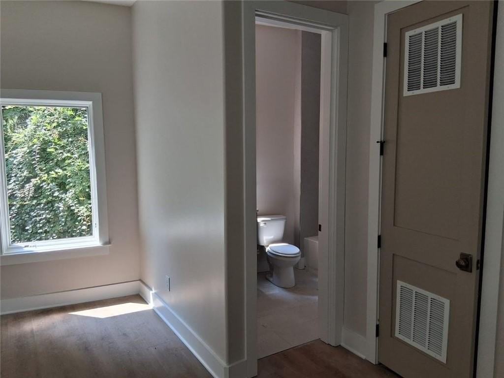 3525 Kingsboro Rd Ne - Photo 6 of 16