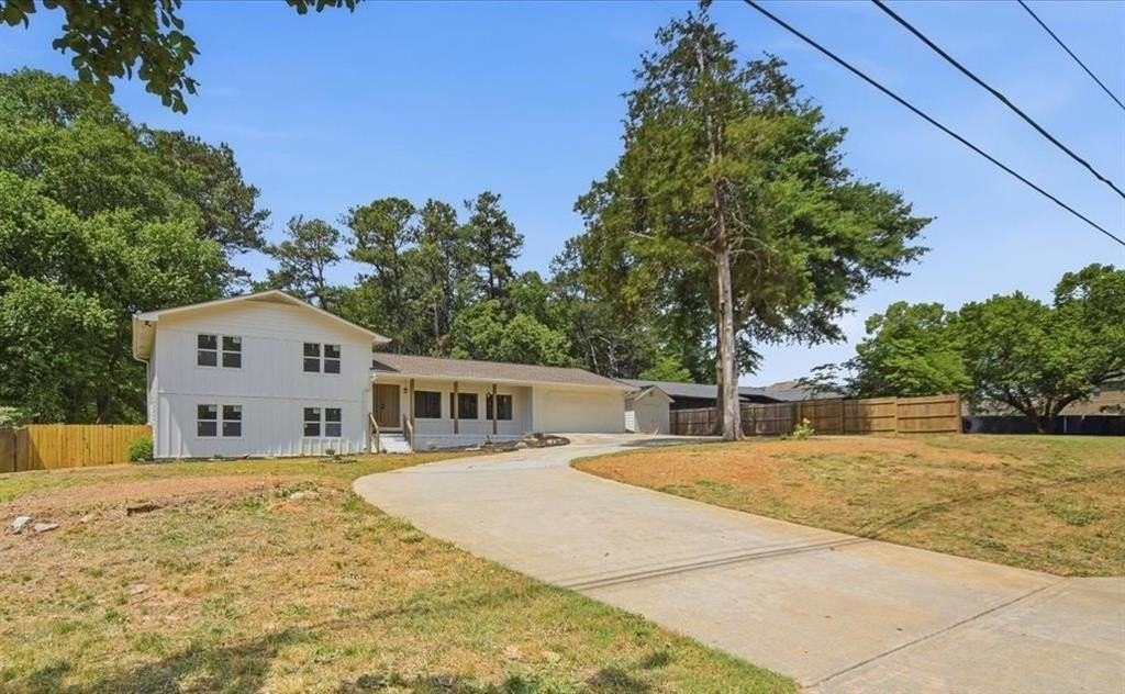 1073 Grayson Pkwy - Photo 2 of 39
