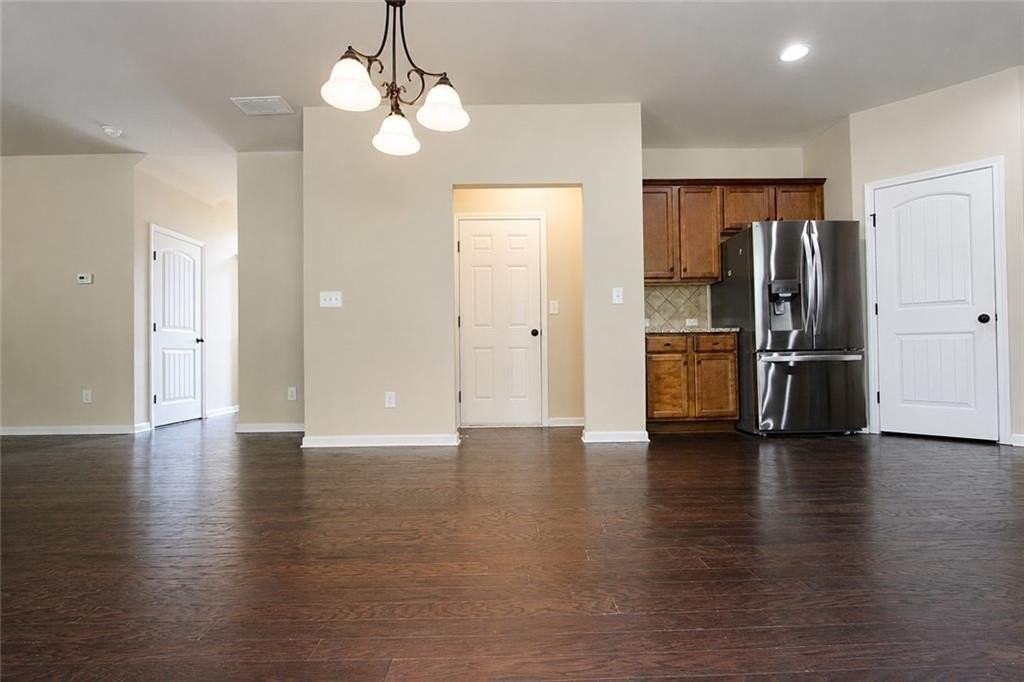 5817 Park Pt - Photo 3 of 50
