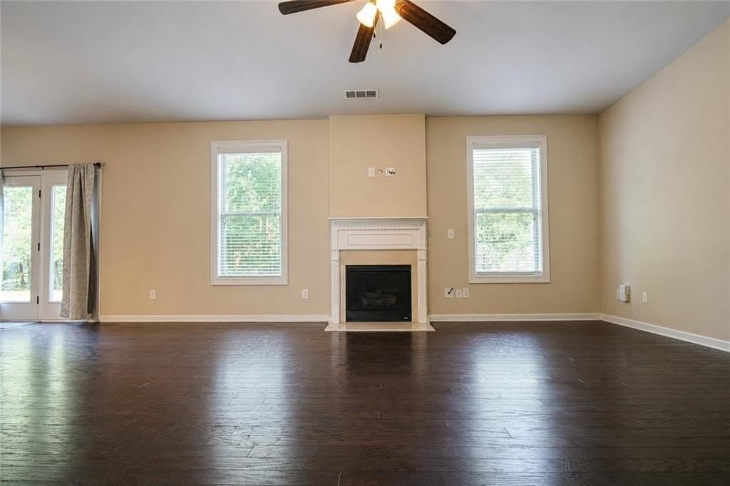 5817 Park Pt - Photo 4 of 50