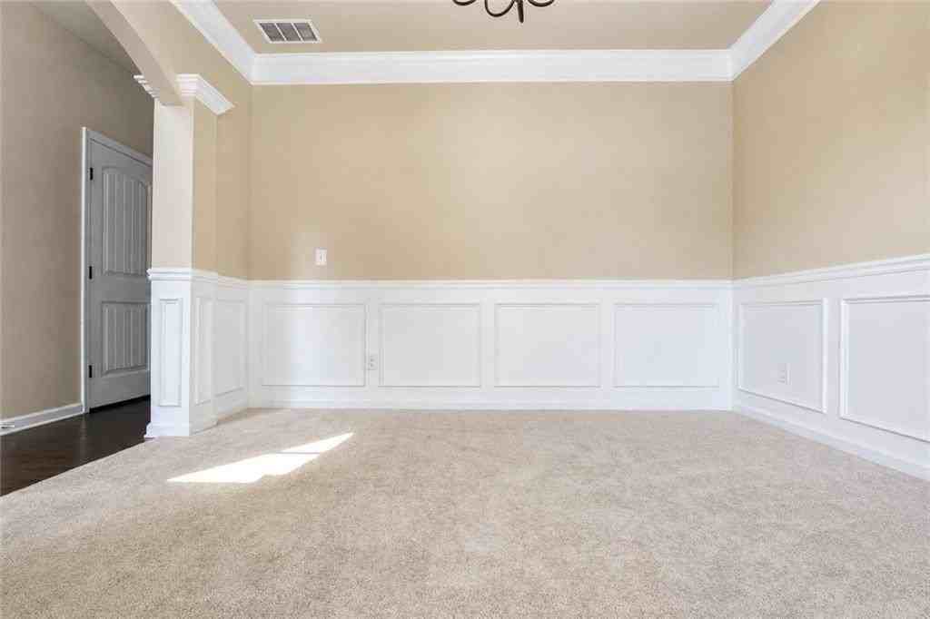 5817 Park Pt - Photo 7 of 50