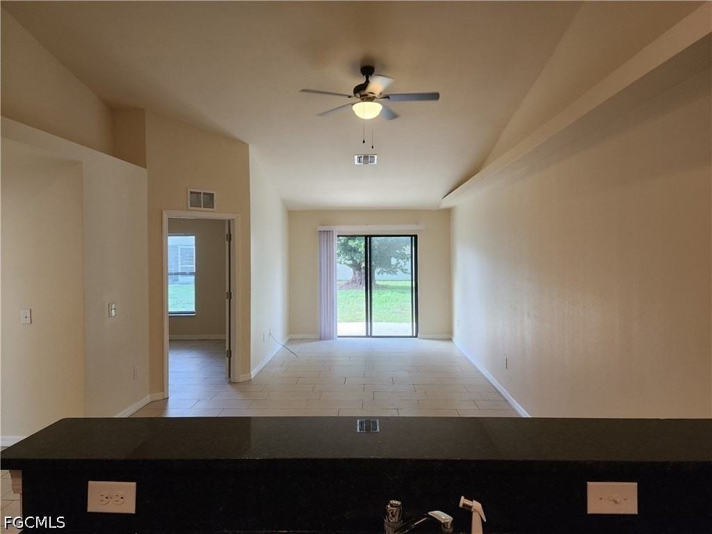 121 Sw 16th Ter - Photo 4 of 10