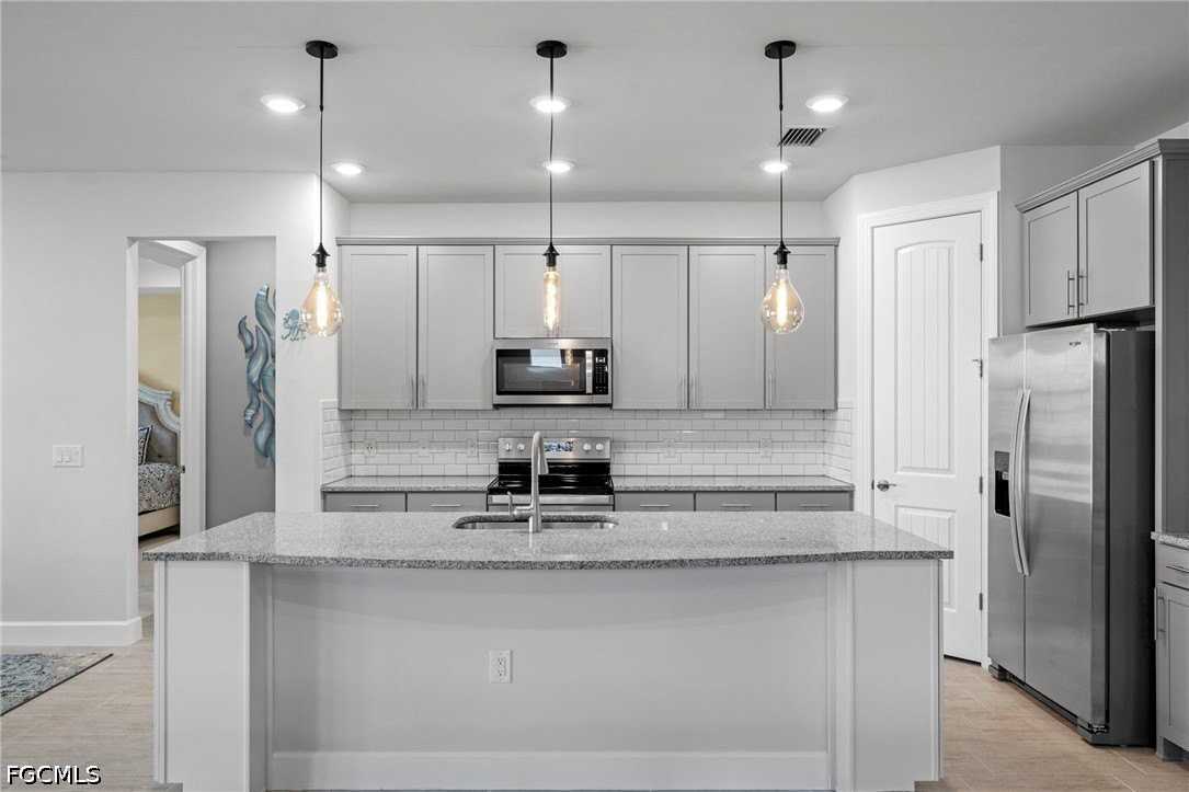 19564 Utopia Ln - Photo 4 of 39