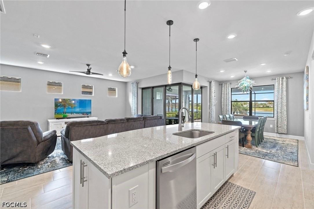 19564 Utopia Ln - Photo 5 of 39