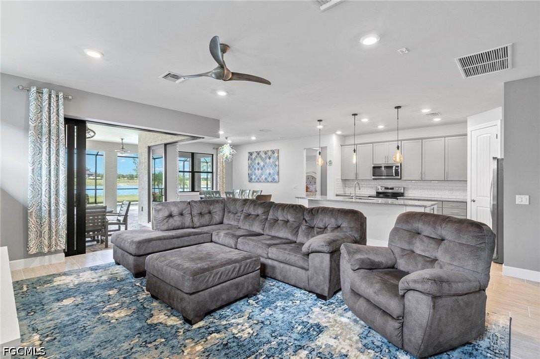 19564 Utopia Ln - Photo 6 of 39