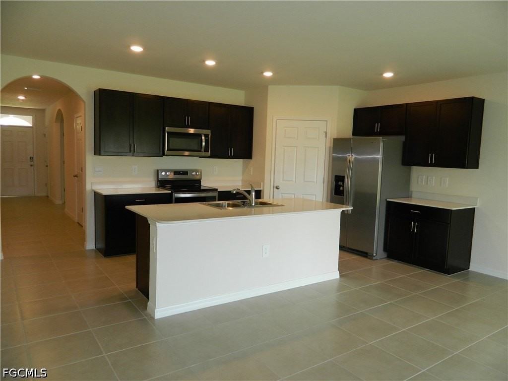 25118 Doredo Dr - Photo 2 of 22