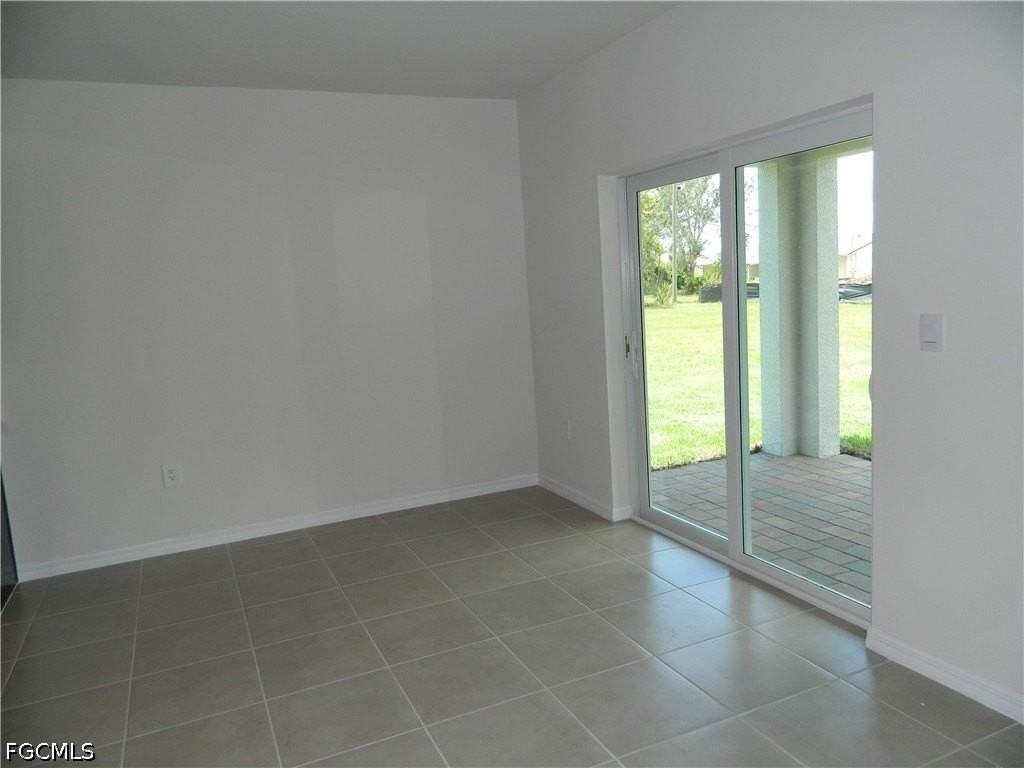 25118 Doredo Dr - Photo 5 of 22