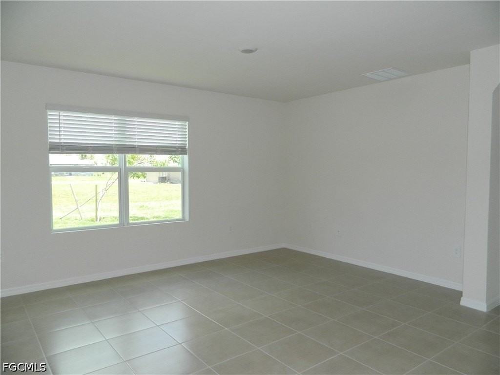 25118 Doredo Dr - Photo 6 of 22