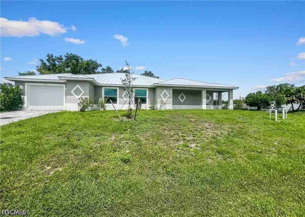 745 Harry Ave S - Photo 5 of 43
