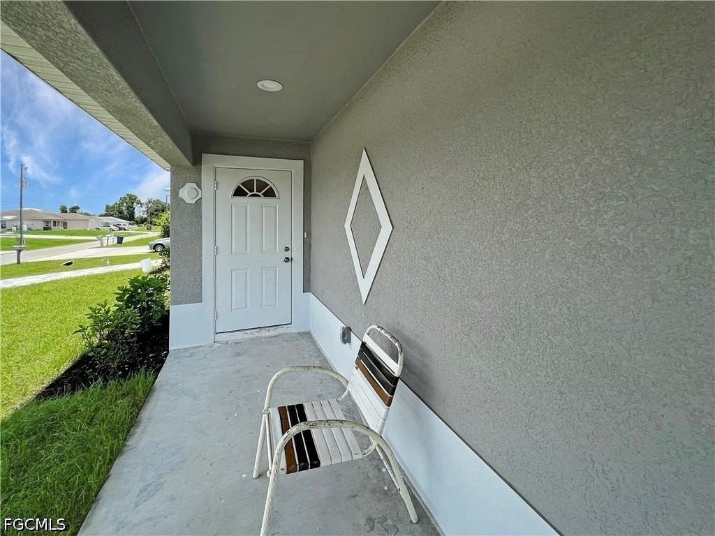 745 Harry Ave S - Photo 6 of 43