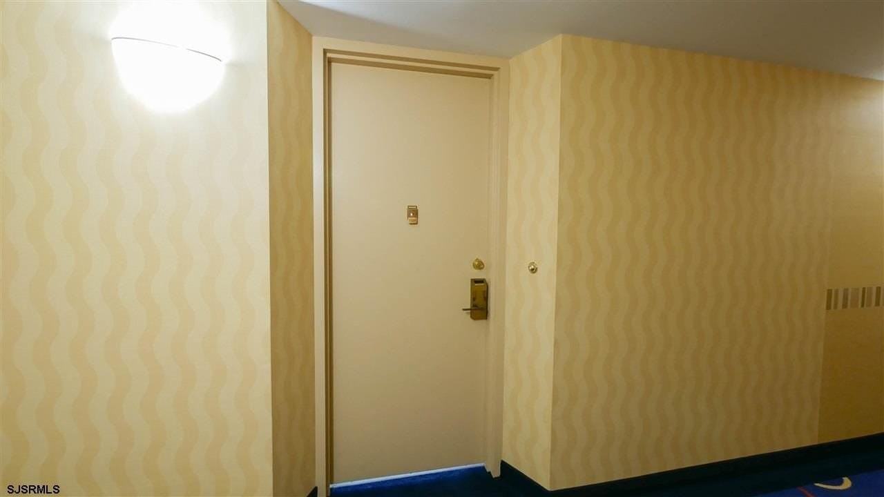 3101 Boardwalk - Photo 4 of 23