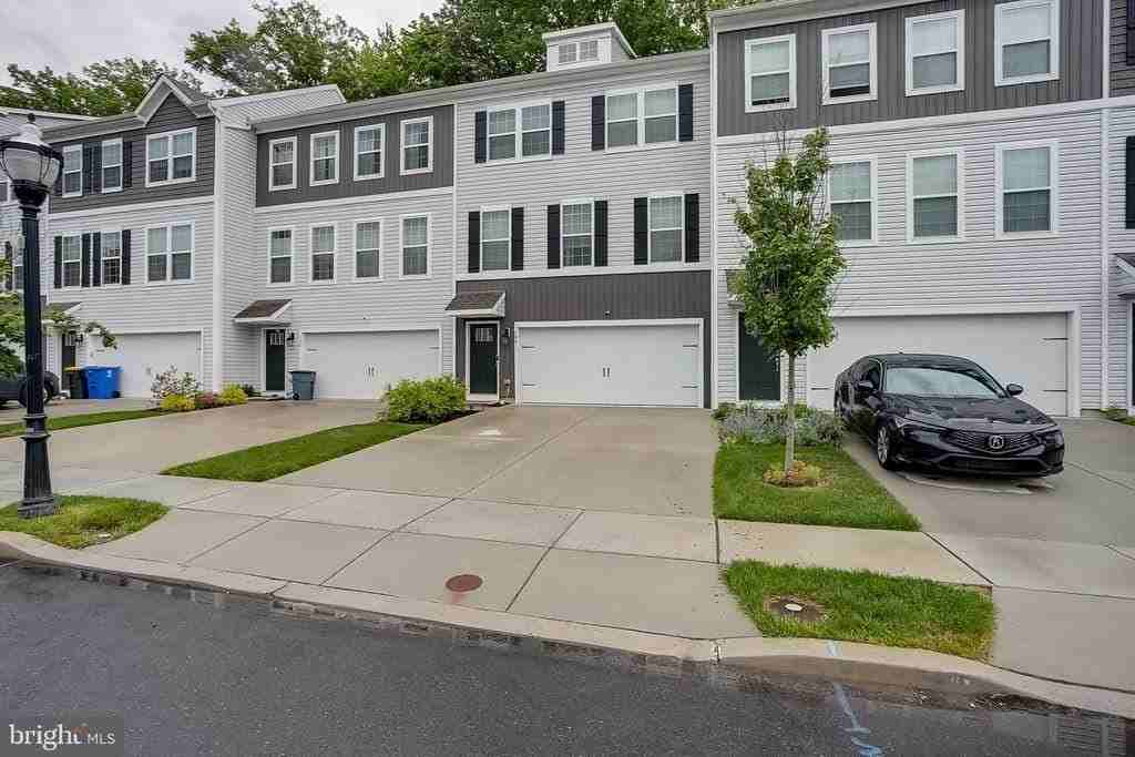 104 Levis Dr - Photo 3 of 27