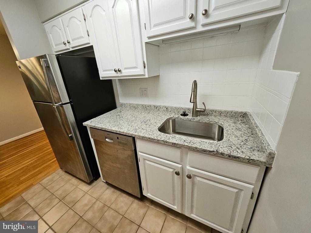 200 N Wayne Ave - Photo 2 of 26
