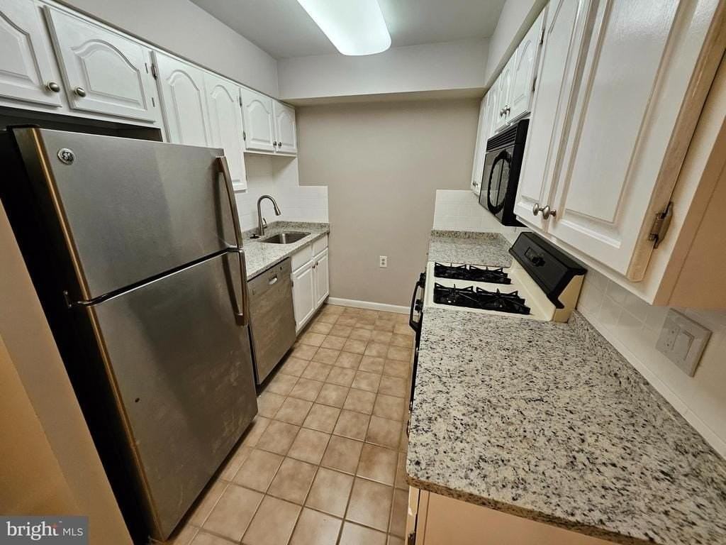 200 N Wayne Ave - Photo 5 of 26