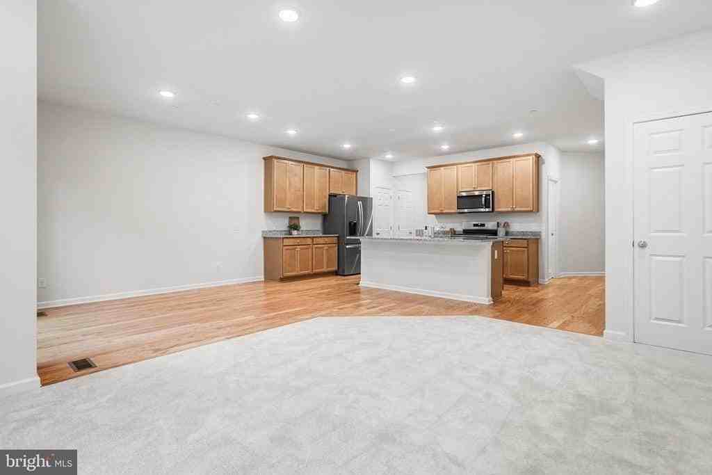 112 S Buck Tavern Way - Photo 7 of 23