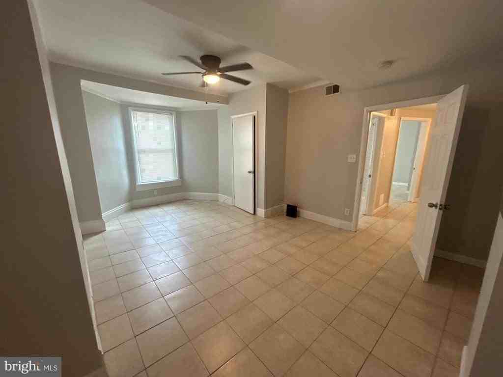 531 E Brinton St - Photo 6 of 12