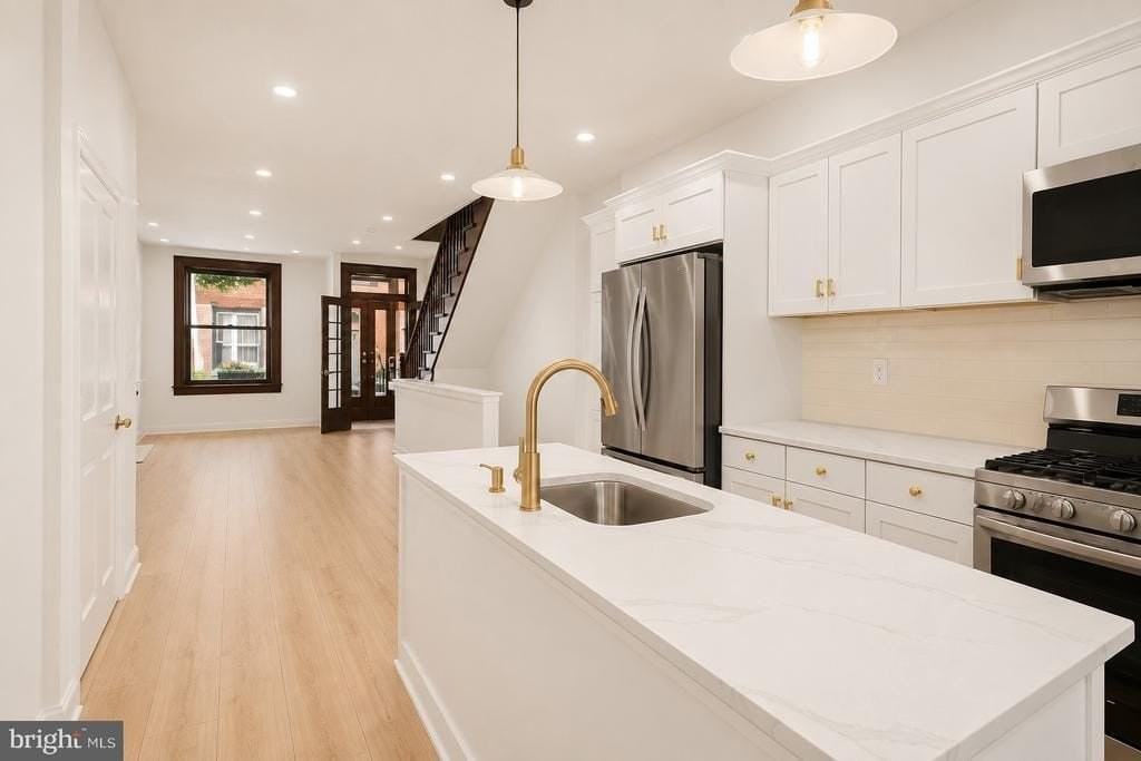 1519 N Dover St - Photo 6 of 24