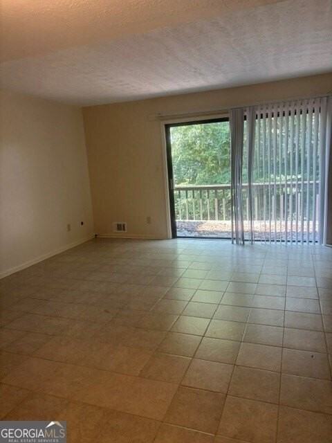 180 Chalfont Ln #6 - Photo 3 of 9