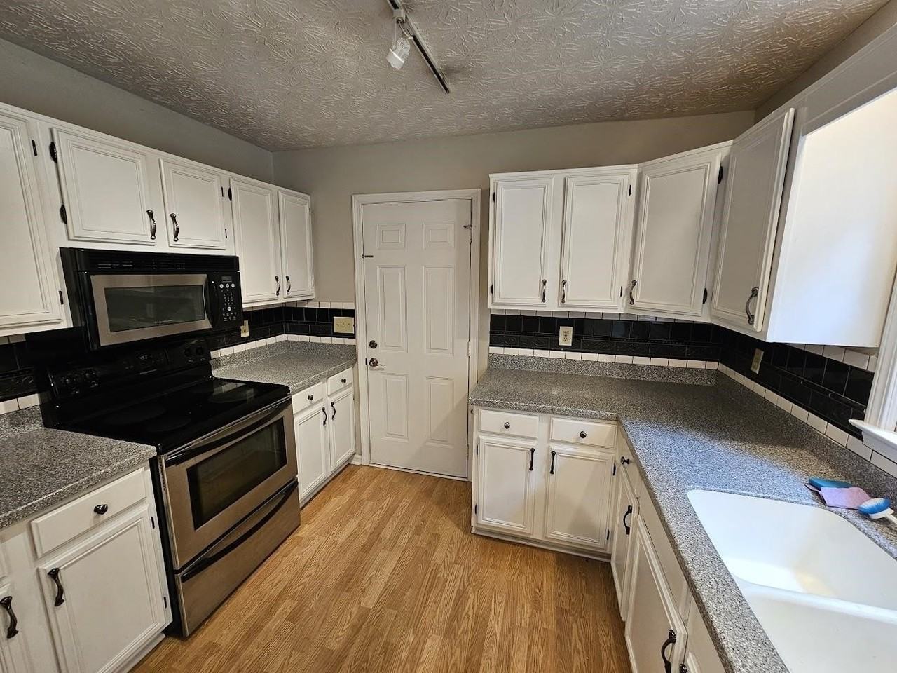 700 Cirrus Ct - Photo 7 of 26
