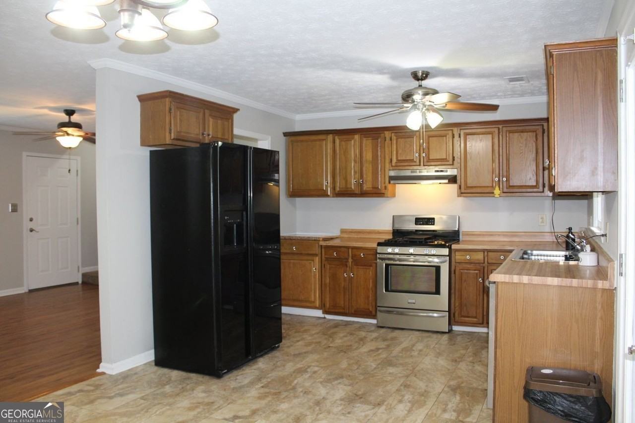 1870 Rose Garden Ln - Photo 5 of 25