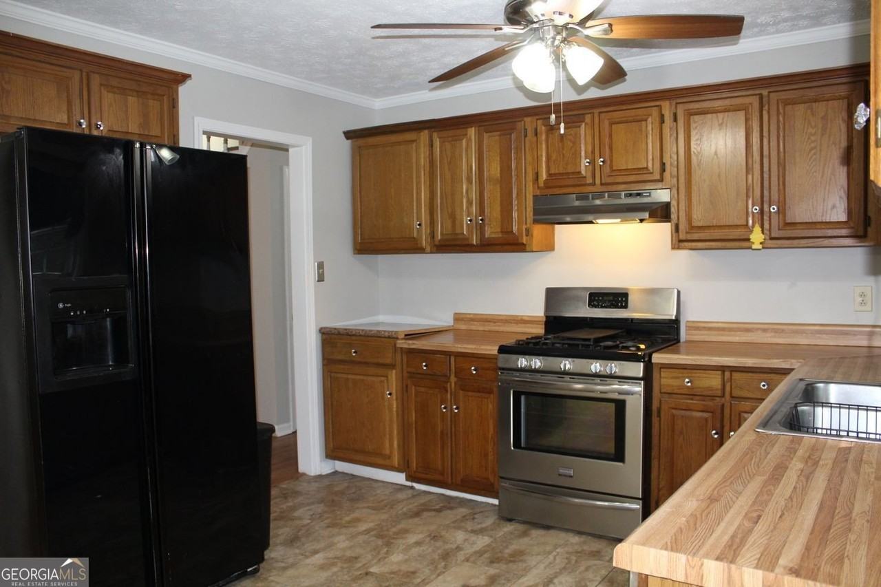 1870 Rose Garden Ln - Photo 7 of 25