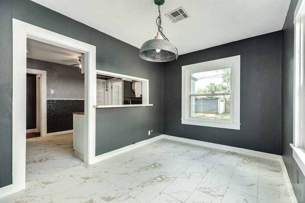 405 13th Ave N - Photo 5 of 20