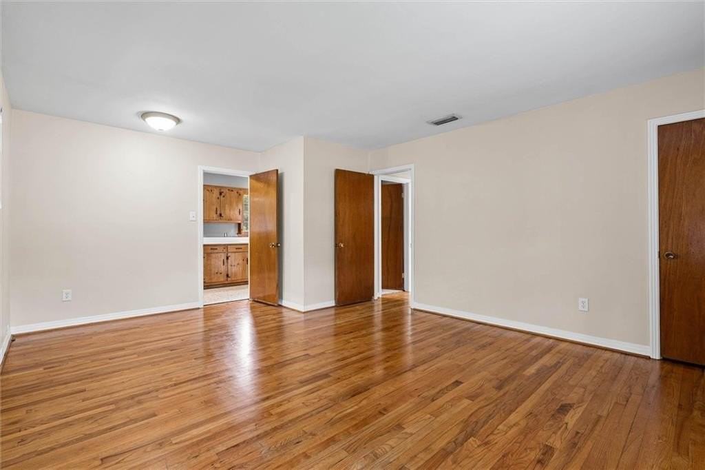 161 Poydras Ave - Photo 3 of 21