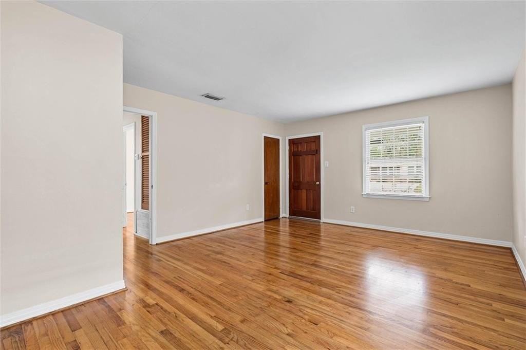 161 Poydras Ave - Photo 4 of 21