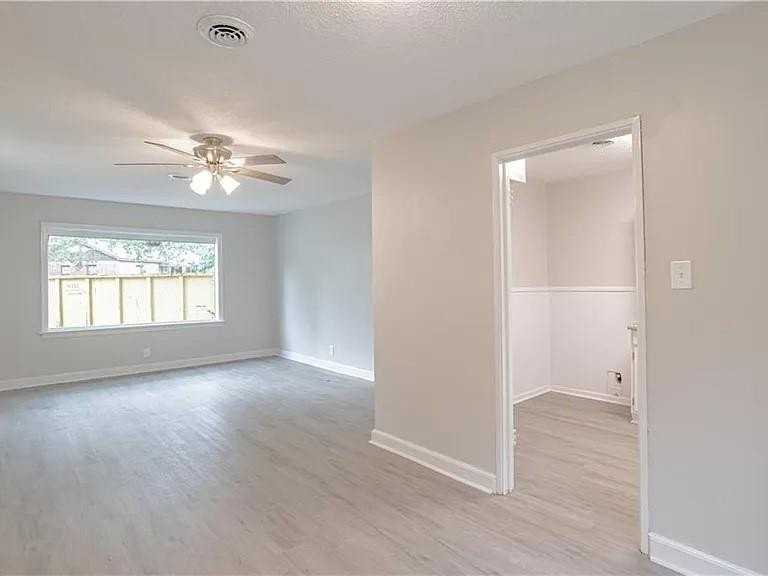 2403 S Octavia Dr - Photo 2 of 9