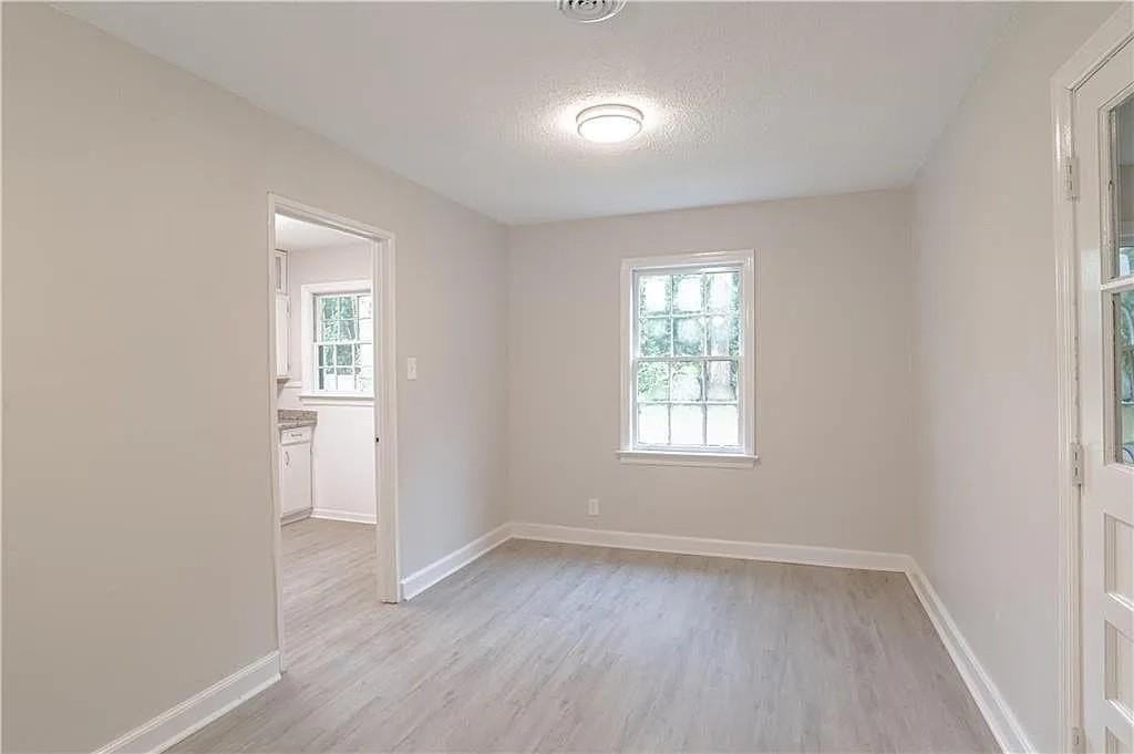 2403 S Octavia Dr - Photo 4 of 9