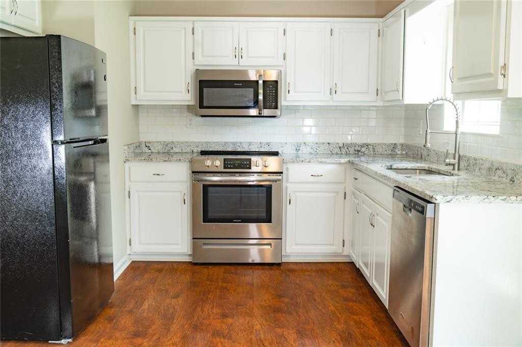 1850 Panorama Blvd W - Photo 4 of 19