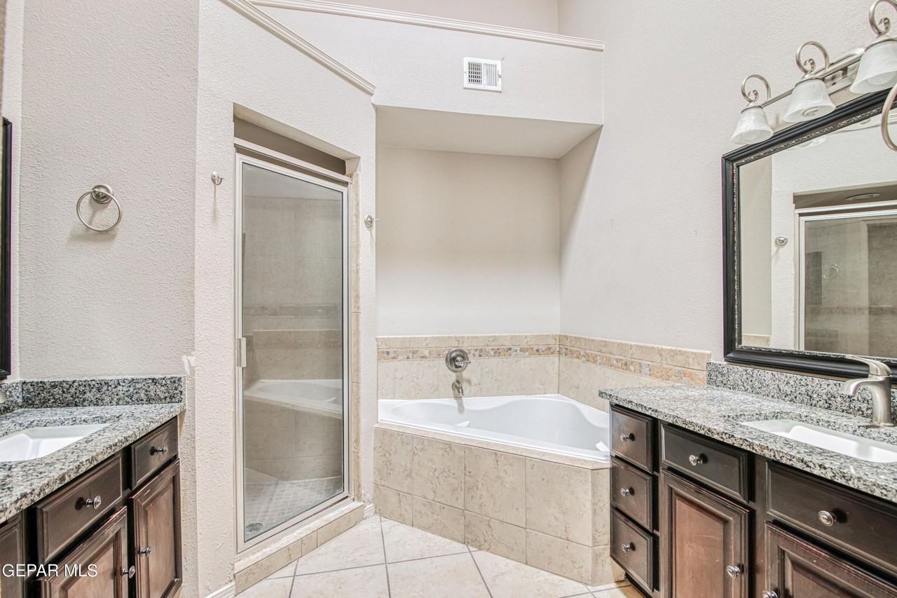 12215 Stansbury Dr - Photo 7 of 14